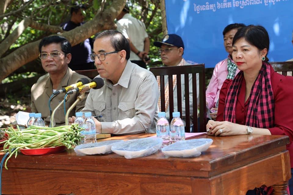 រដ្ឋមន្ដ្រី វេង សាខុន ចុះណែនាំដល់មន្ទីរកសិកម្មតាមដានពិនិត្យក្នុងករណីកសិករជួបបញ្ហាប្រឈម